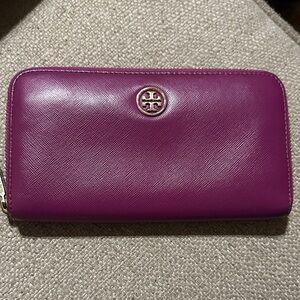 Tory Burch Magenta/Plum Leather Zip-Around Continental Wallet